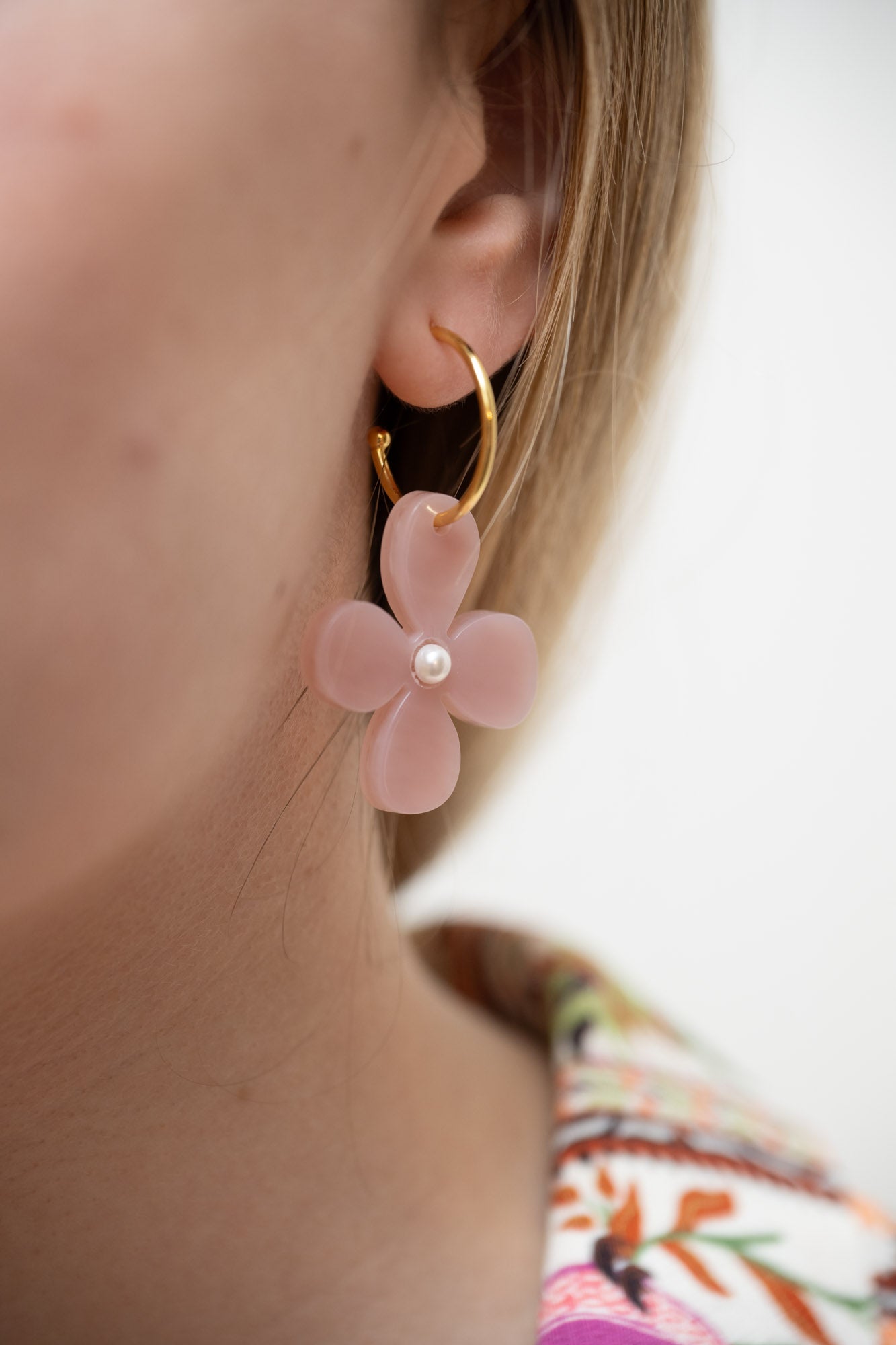 Petula Earrings (Daisy Hoop)