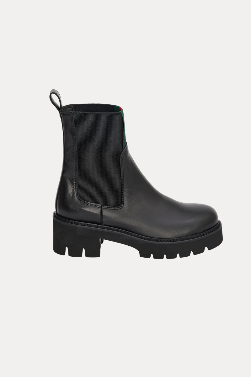 JaneGallandChelseaBlackLeatherBoots-padded.png