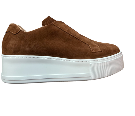 JANE GALLAND Trainers brown suede Trainers shoes